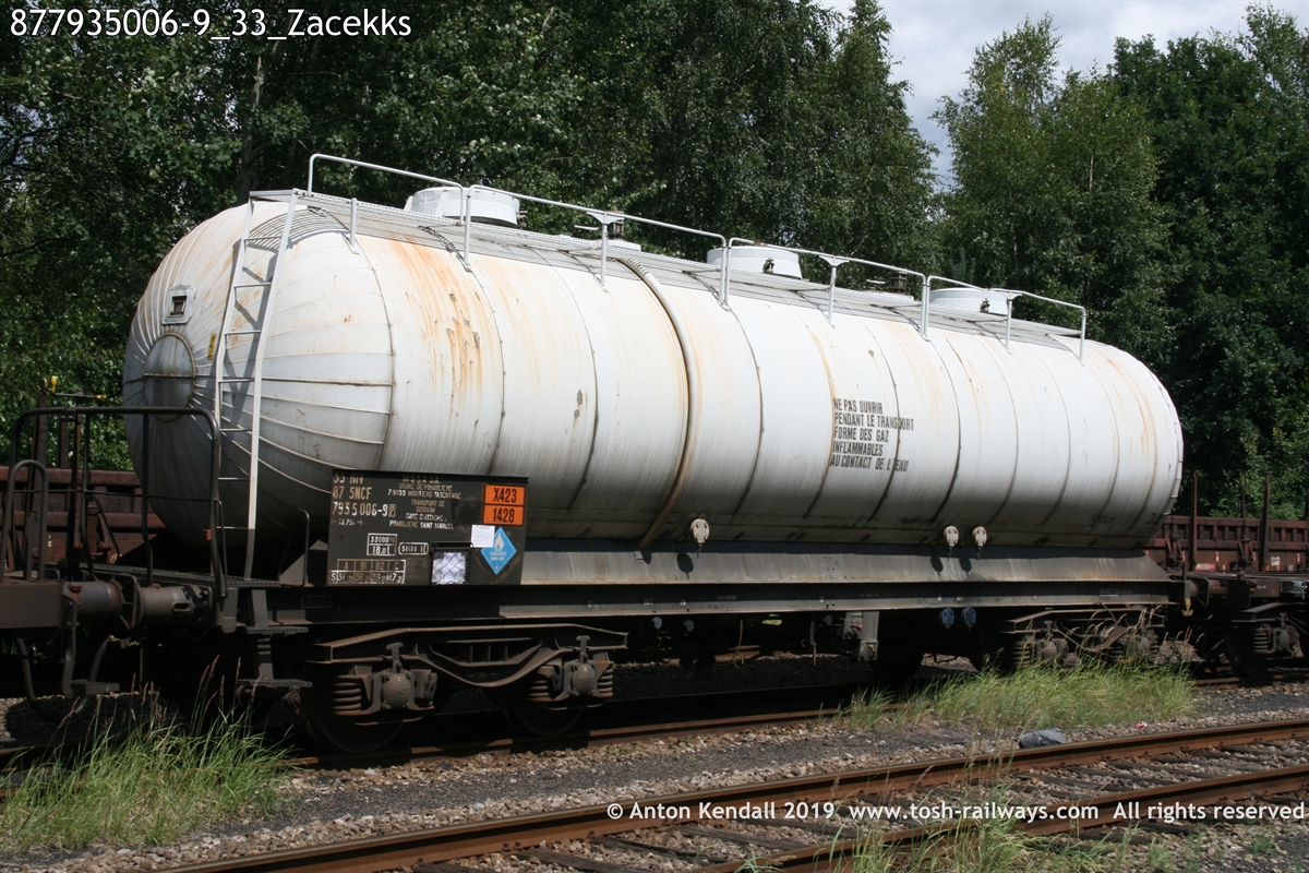 877935006-9_33_Zacekks.JPG